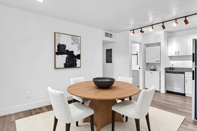 Photo - 801 SW 15th Ave Apartment