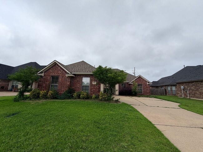 Building Photo - SOUTH BOSSIER CLOSE TO BARKSDALE AIR FORCE BASE...