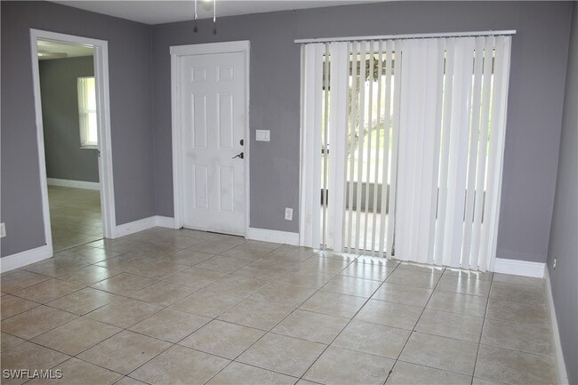 Foto del edificio - 334 Cape Coral Pkwy W