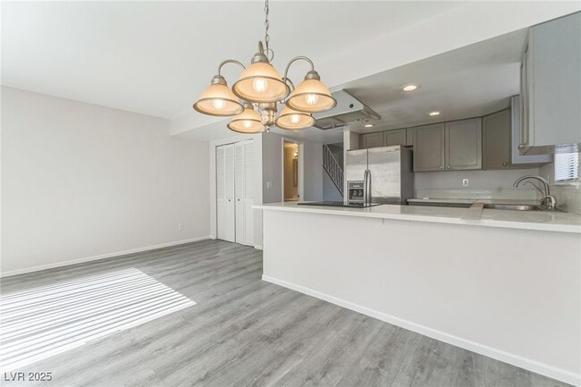 Building Photo - 1228 Mews Ln