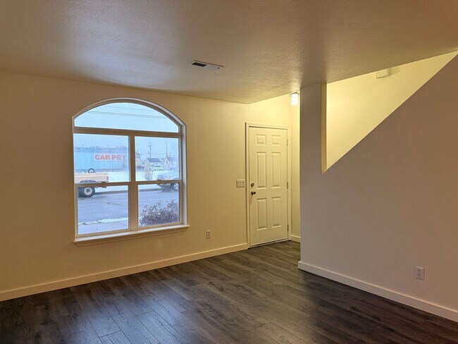 Foto del edificio - 2631-2631 Howard St