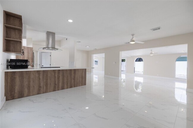 Foto del edificio - 1221 SE 10th St