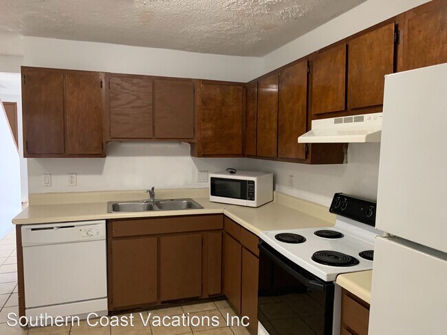 Building Photo - 2 br, 1.5 bath House - 3458 Macklen Road U...