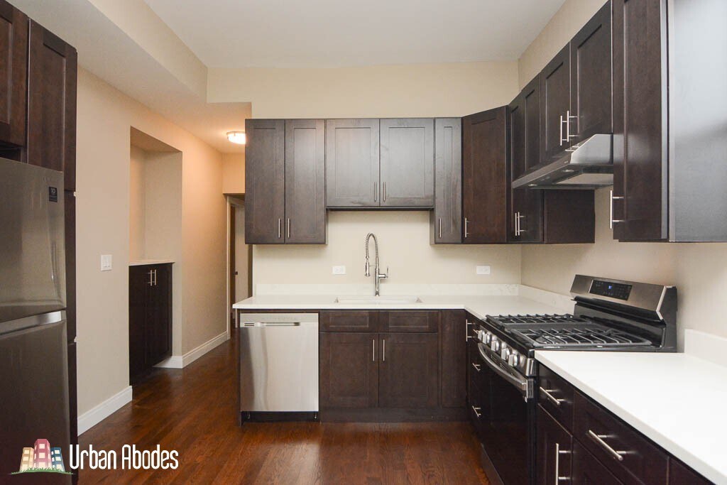Foto principal - 2637 W Potomac Ave