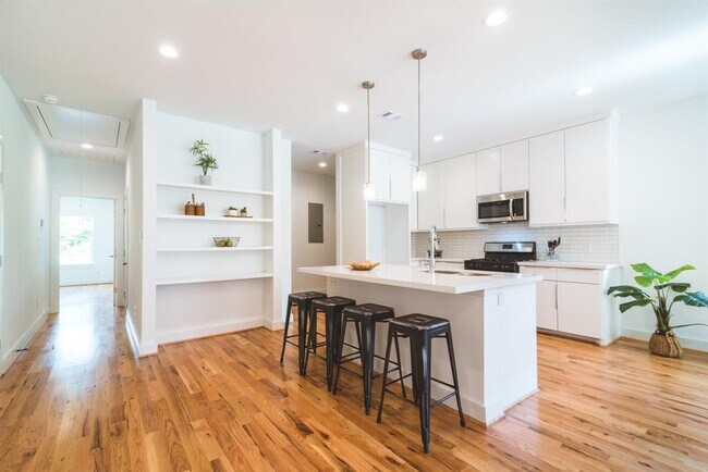 Foto del edificio - 1749 Pasadena St