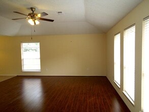 Building Photo - 6811 Renfro Dr
