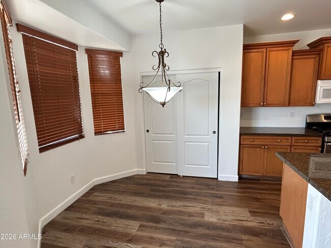 Foto del edificio - 7325 W Ellis St