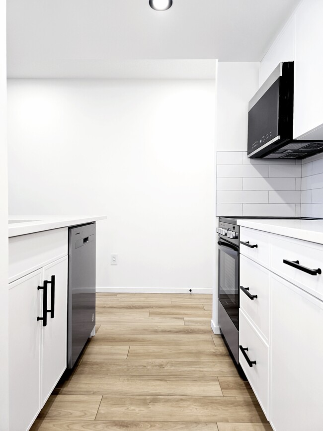 Building Photo - 9703-9115 115 Ave NW