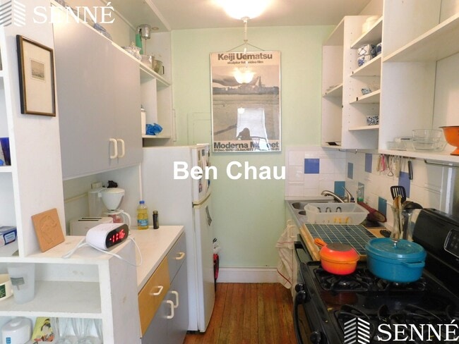 Building Photo - 36 Linnaean St