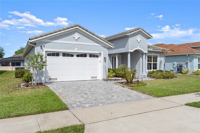 Building Photo - 2320 Symphony Cir