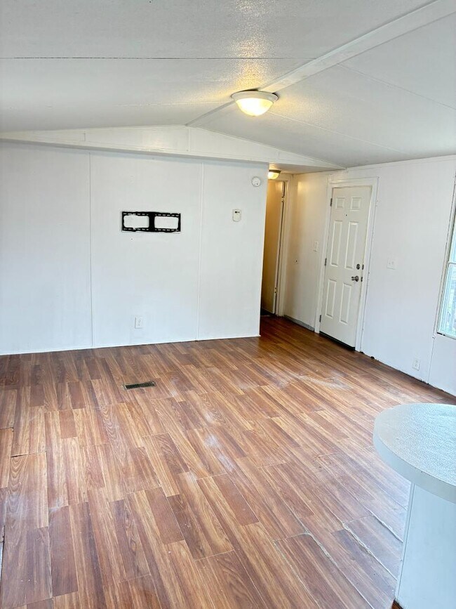 Foto del edificio - 2322 Sandy Ridge Dr