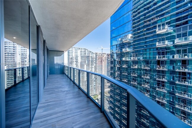Foto del edificio - 801 S Miami Ave