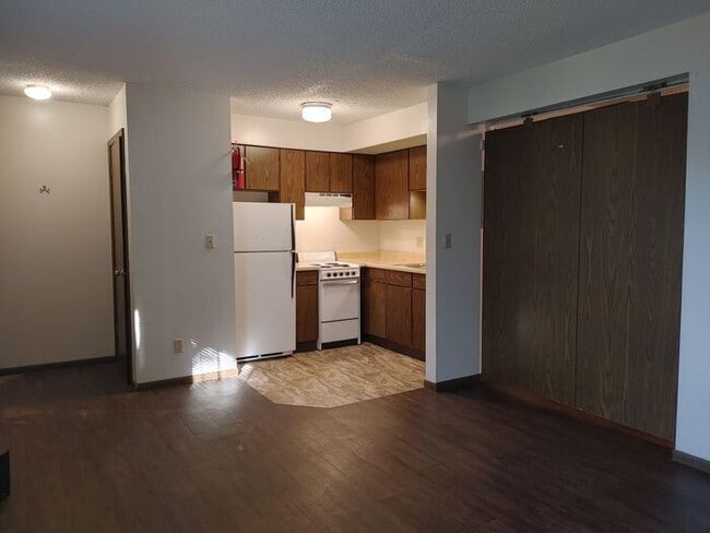 Building Photo - $925 | 1 Bedroom, 1 Bathroom Apartment | N...