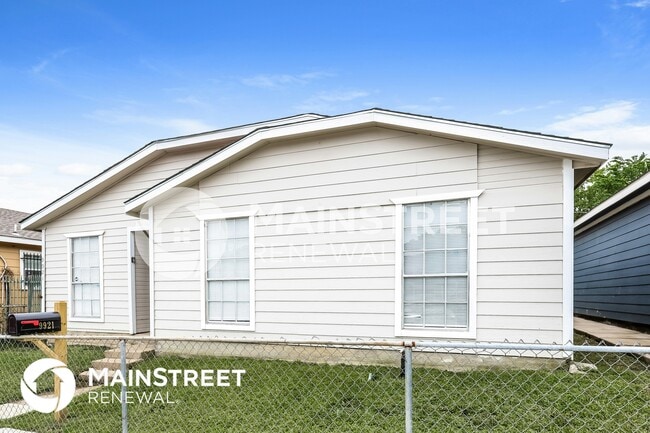 Foto del edificio - 9921 Cedar Mountain Cir