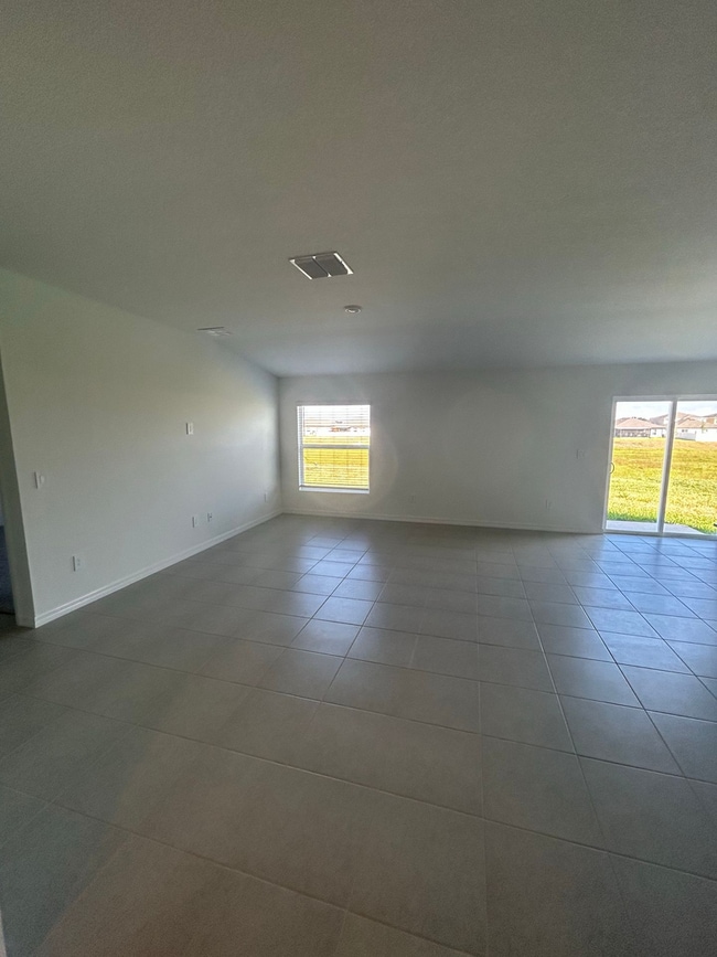 Foto del edificio - Charming rental home in Bartow!