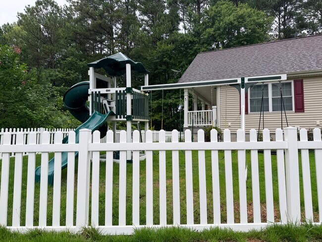 Foto del edificio - 32300 Azalea Ln
