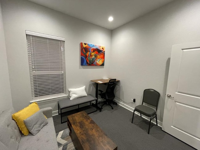 Foto del edificio - 1640 Highland Falls Dr