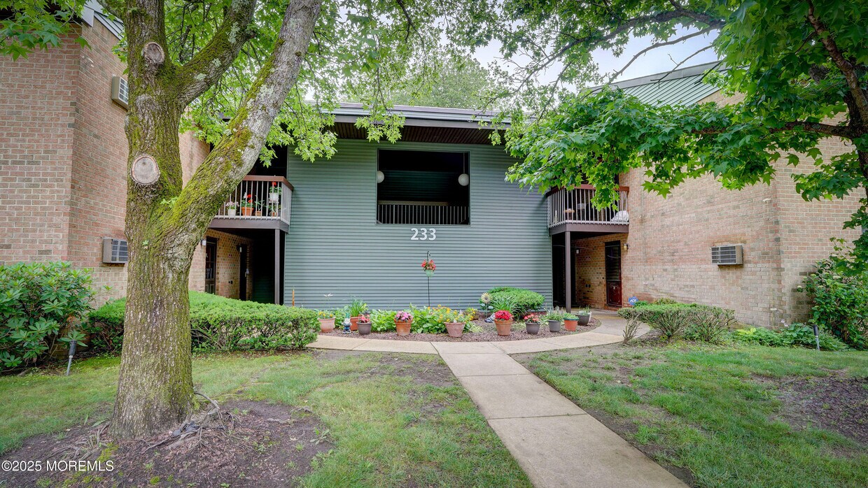 Foto principal - 233 Medford Ct