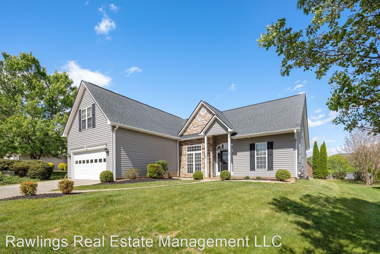 Primary Photo - 3 br, 2 bath House - 107 Farm Valley Road