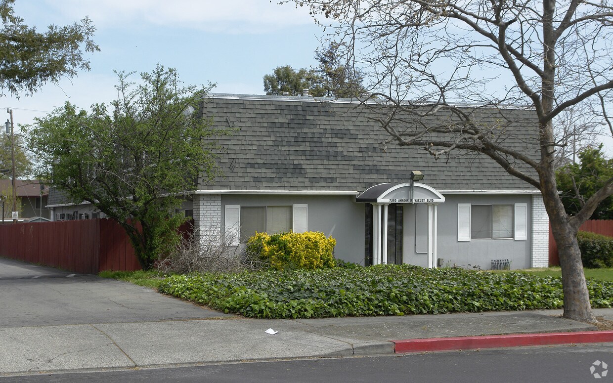 Foto principal - 7595 Amador Valley Blvd