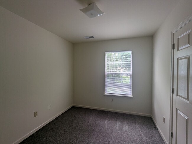 Building Photo - 1411 Varsity Ln