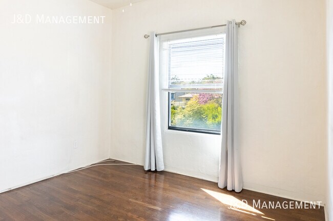 Foto del edificio - Charming Cottage in South Park w/ Parking