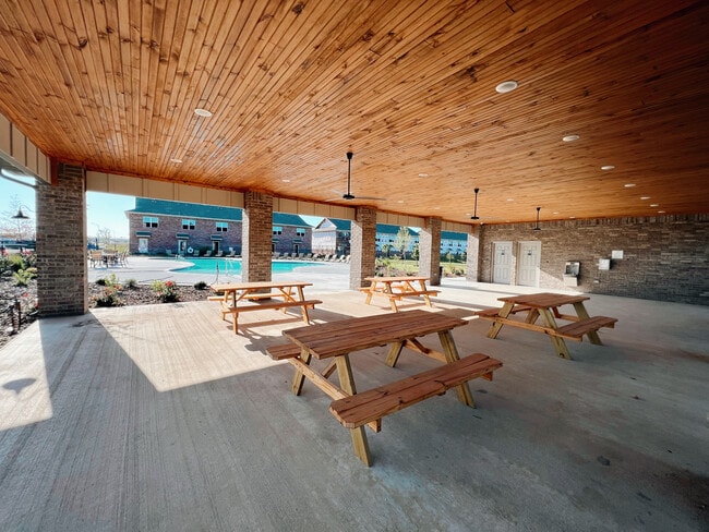 Foto del edificio - Endura Park Duplexes and Townhomes