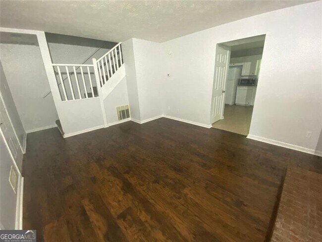 Foto del edificio - 1232 Creek Forest Ct NW