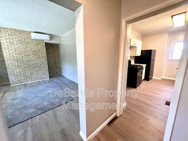 Foto del edificio - 1320 Irwin St