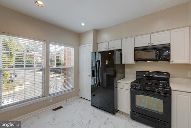 Foto del edificio - 1426 Park Garden Ln