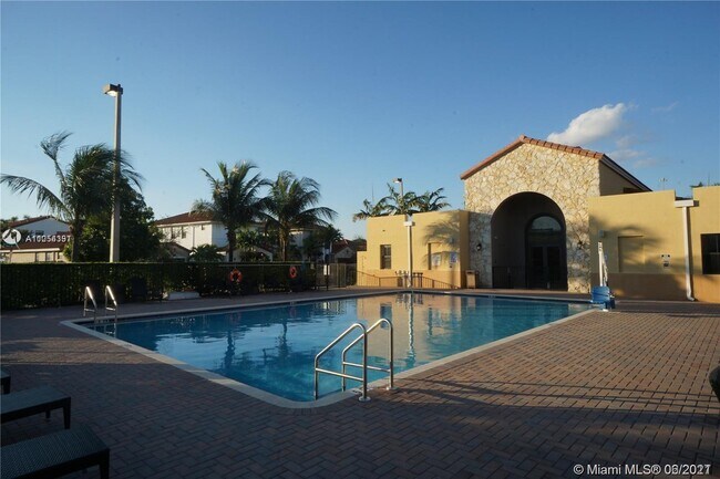 Foto del edificio - 9800 NW 10th Ter