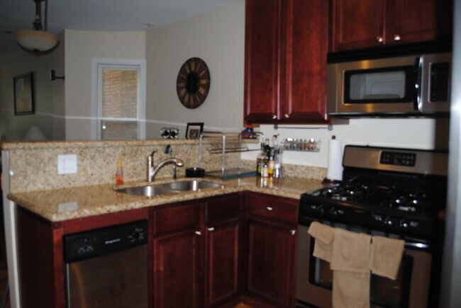 Building Photo - 3307 W. Le Moyne St. Unit 1
