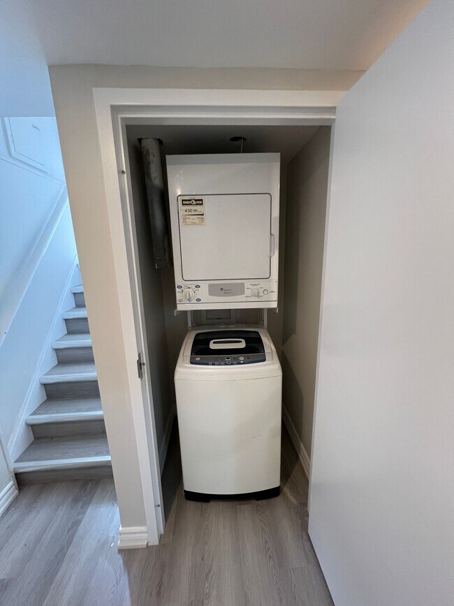 Building Photo - 18 Gilroy Dr