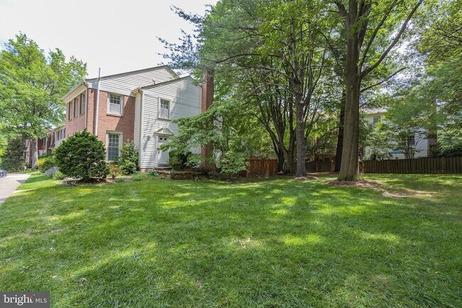 Foto del edificio - 2937 Village Spring Ln