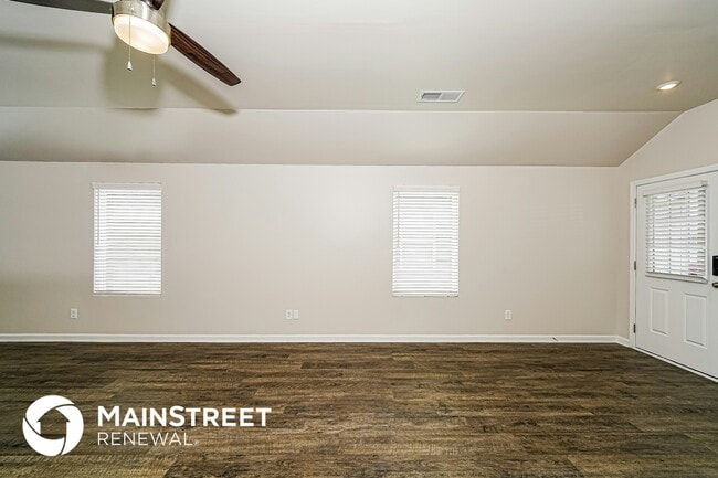 Building Photo - 832 Lora Ln