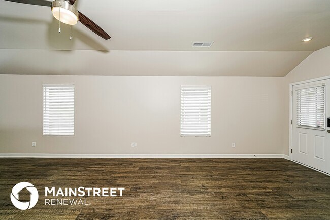 Foto del edificio - 832 Lora Ln