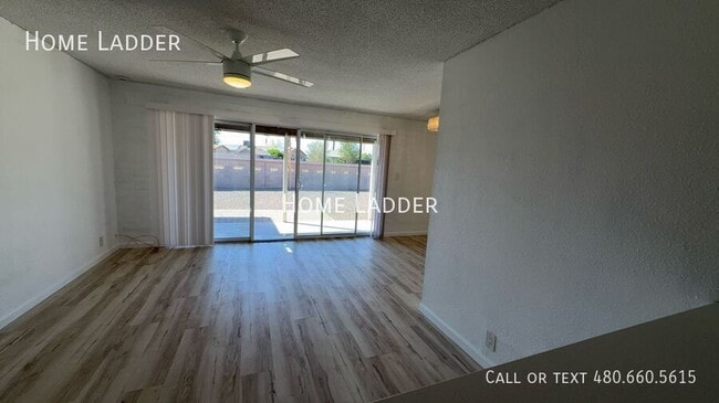 Photo - 842 N Las Palmas Dr House