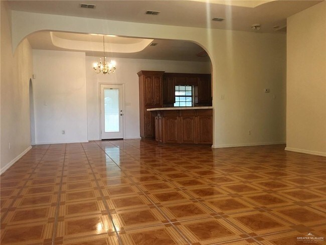 Building Photo - 601 El Jardin Dr