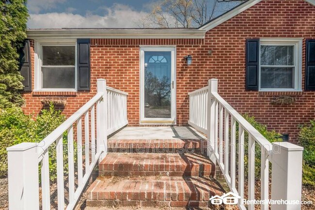 Building Photo - 8511 Ackley Ave