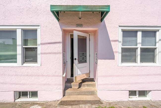 Building Photo - SE 54th