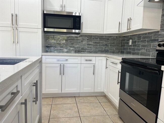 Foto del edificio - 11795 SW 122nd Pl
