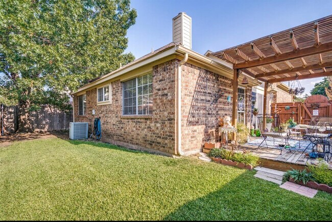 Building Photo - 2237 Walnut Grove Ln