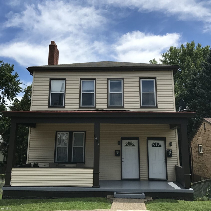 2 br, 1 bath Duplex 1017 Tweed St Townhome Rentals in Pittsburgh PA