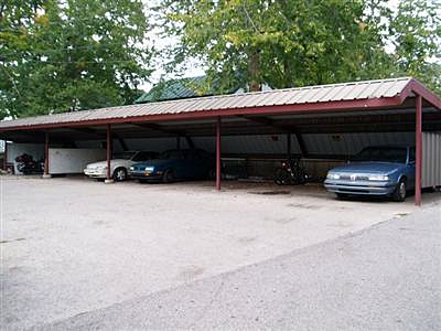  - 99 E Chicago St