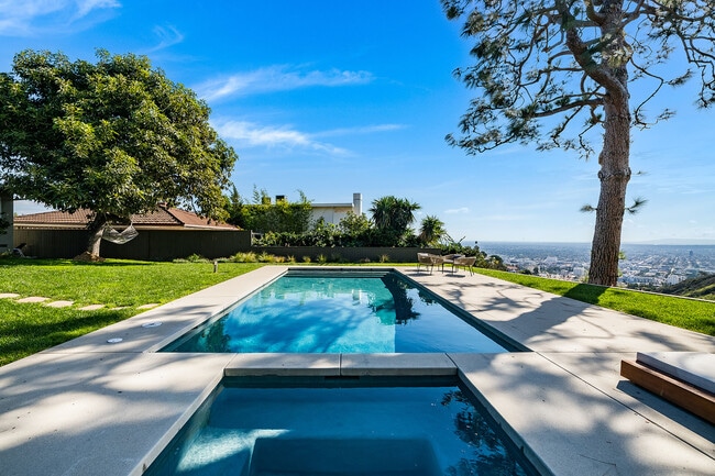 Building Photo - 2431 Carman Crest Dr