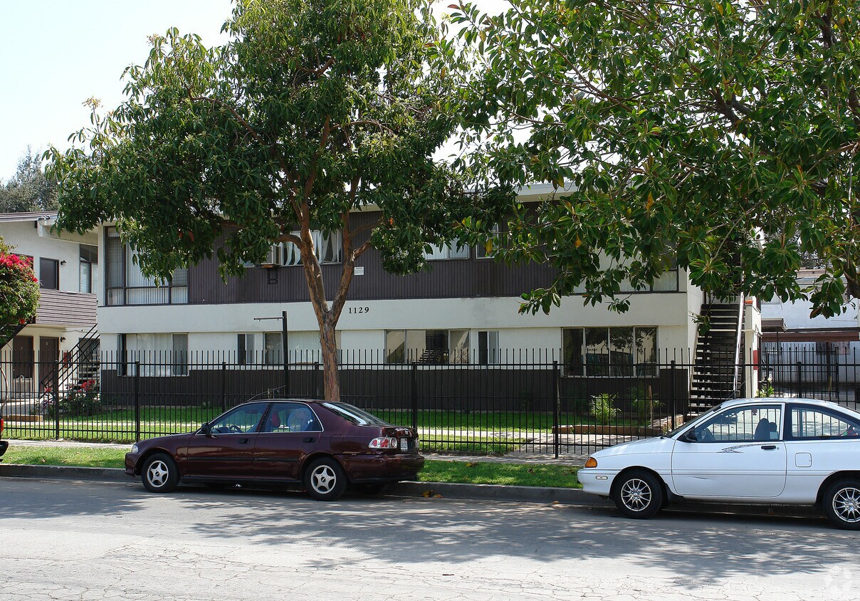 Primary Photo - 1129 Pacific Ave