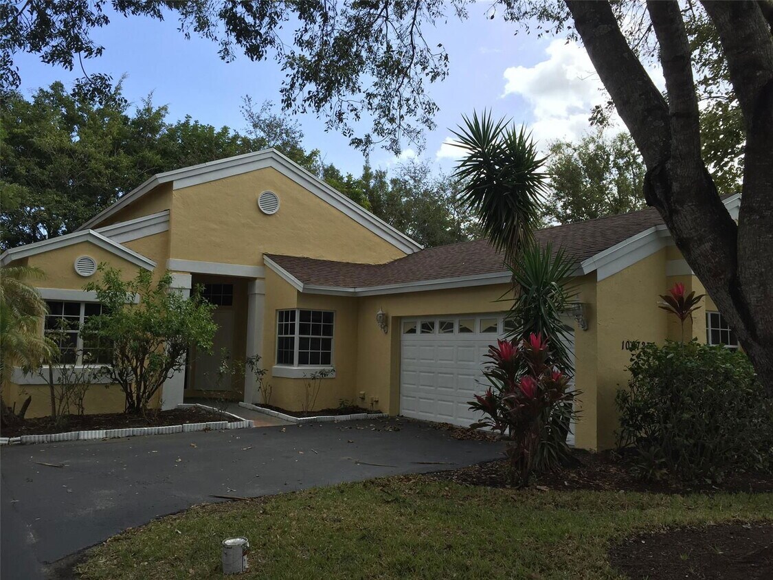 10672 Lago Welleby Dr, Sunrise, FL 33351 House Rental in Sunrise, FL