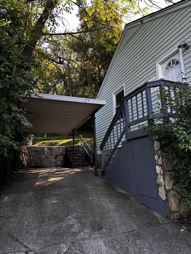 Building Photo - Adorable Sylvan Heights