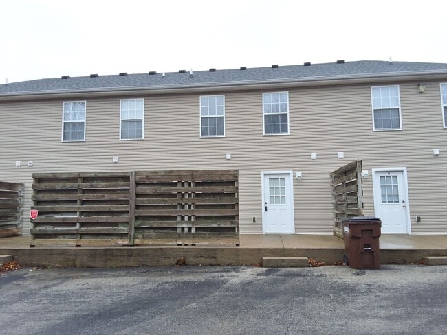 Building Photo - 1111 Northridge Dr