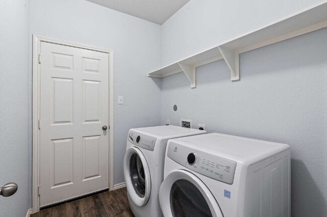 Building Photo - 2024 Cedar Tree Ct